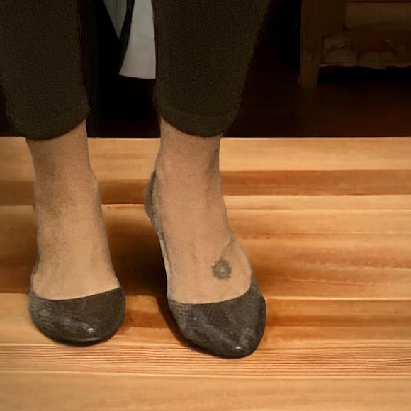 Nine West snakeskin pointed toe  ballet flats. Sz 6.5 - Picture 2 of 16